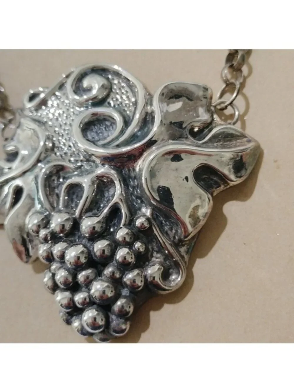 Caspi Judaica Sterling Silver Grape Cluster Wine Decanter Bottle Tag Label
